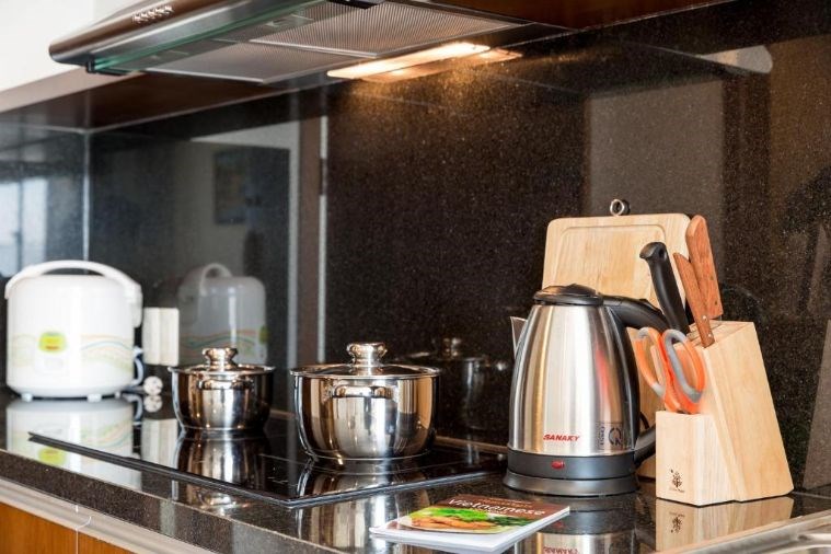   Luxury One Bedroom Apartment   Partial Sea View 